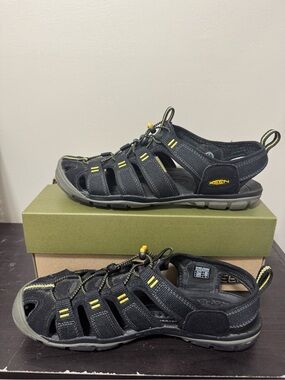 Keen Clearwater Women's Size 10 Black Sandals with Yellow Accents Hiking Outdoor